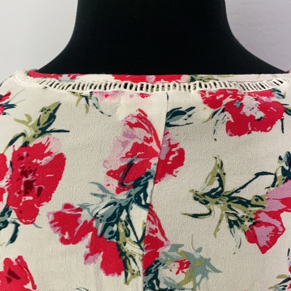 FOREVER 21 PLUS SIZE 1 X CROP TOP BELL SLEEVE - Picture 4 of 11